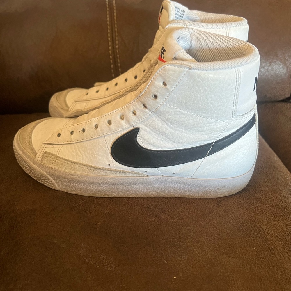 Nike Pro Max high top tennis shoes